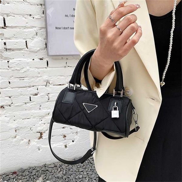 

purse jorge autumn and winter new handbag women's 2022 one shoulder messenger bag leisure nylon cylinder bag small bag outlet cblp