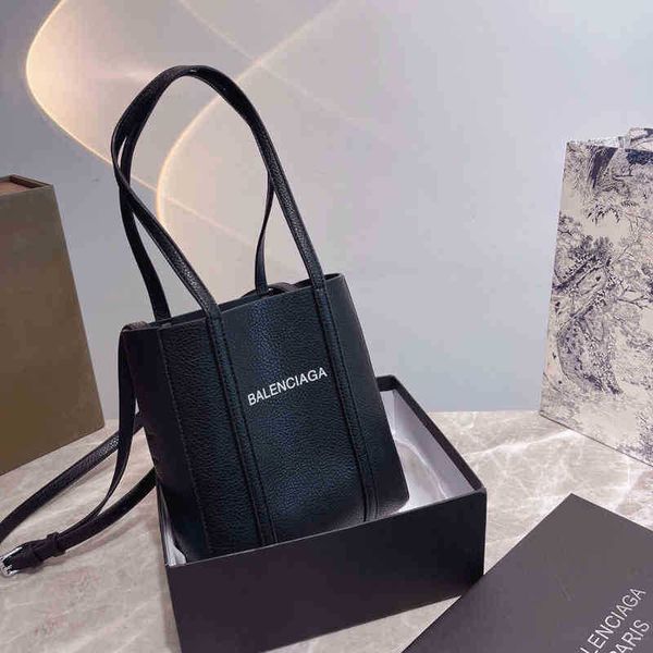 

balencaigass designer handbags winter autumn 2022 correct version leather mobile phone mini tote shopping women's fashion bag hgne