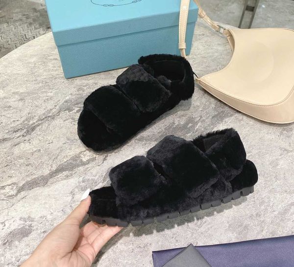

wholesaleluxury designer women leather sandals classman white and black winter real wool sandal outdoor vintage fashion designers l