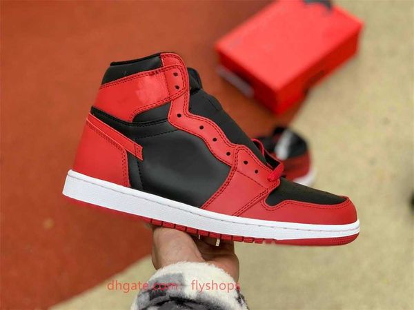 

basketball shoes banned sports casual shoes dark mocha royal sponge pollen biotechnology turbo green jumper university blue 1 male 1s female, Black;white
