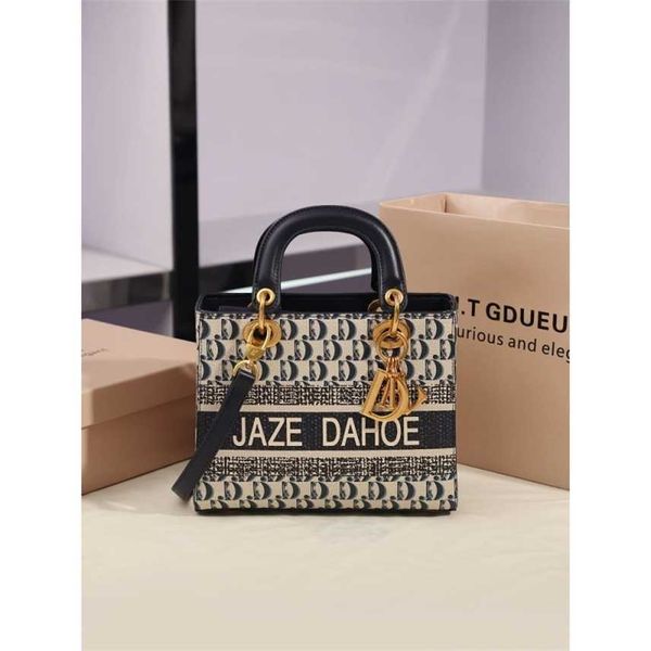 

light luxury women's new printed hand high sense of fashion versatile one shoulder messenger bag bag