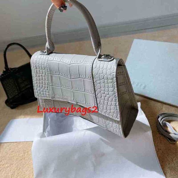 

designer luxury womens bag balencigas handbag b-shaped paris single shoulder messenger fashion square gift shoulder oblique span versatile h