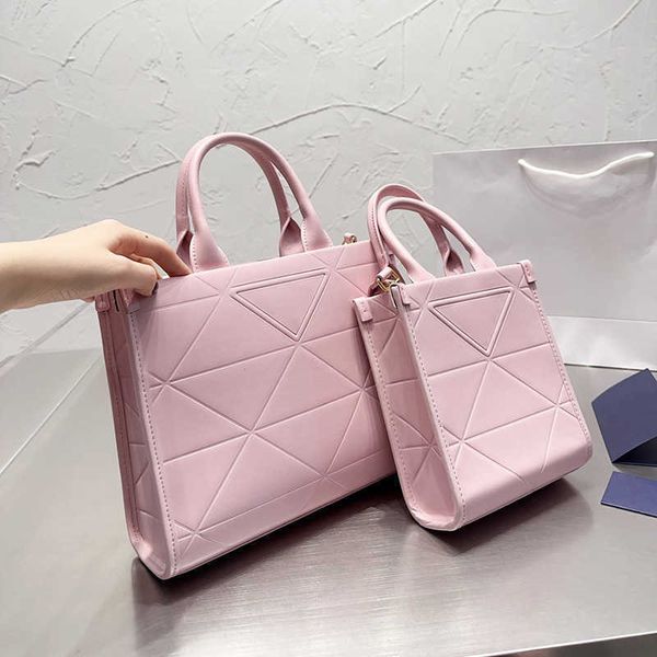 

tote bag rhombus vegetable basket bags triangle label tote womens designer cross body handbag purse classic female purses 230325