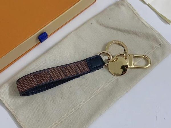 

2022 luxury accessories key buckle lovers car keychain handmade designer leather men women bags parts with box, Black