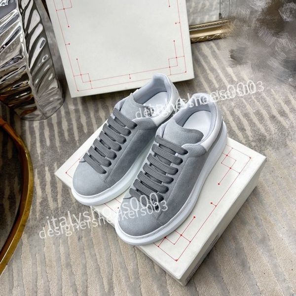 

2023 women classic mini platform boot ultra matte fur snow boots suede wool blend comfort winter designer ankle booties hl220610, Black