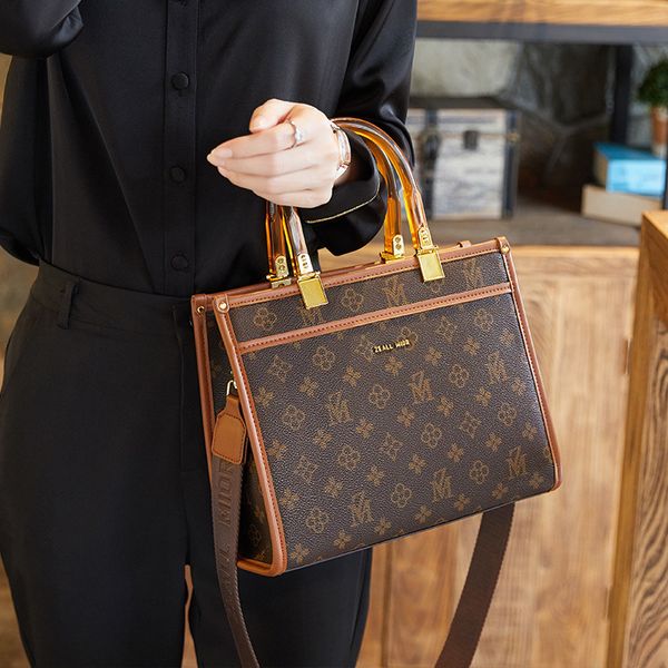 

new fashion large capacity handbag classic retro one shoulder crossbody bag deluxe dinner bag for all occasions # 8582zm