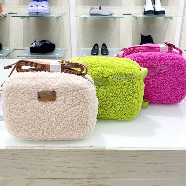 

camera bag luxury 2022 winter new sweet adeline sherpa fashion ugg handbag designer malibel shoulder bag socialite temperament handbags wall