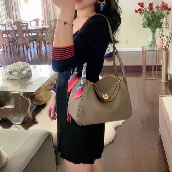 

bags designer lindys shoulder bag bag women's leather 2022 fashion pillow doctor portable messenger linyy 30cm s, Black;red