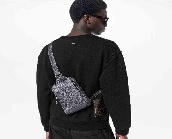 

waist bags luxury handbags brand m30833 outdoor slingbag designer men sold shoulder bag real leather belt long wa9325029