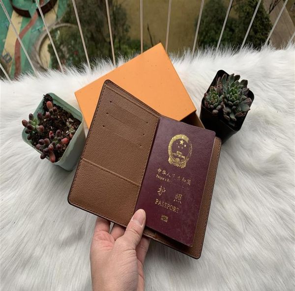 

luxury designer brand women wallets leather passport cover brand credt card holder men business passport holder wallet carteira ma4120290, Red;black