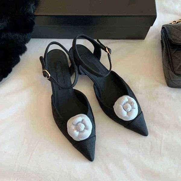 

fashion-mountain camellia sandals women's 2022 new mary jane celebrities shallow mouth baotou flat heel thick heel fashion sandals, Black