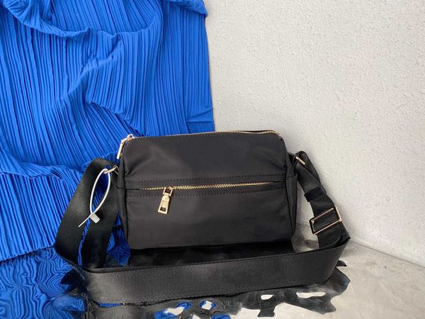 

style prad latest paris hand woven straw bucket bag basket designer suitable for summer seaside essential beach bag large capacity