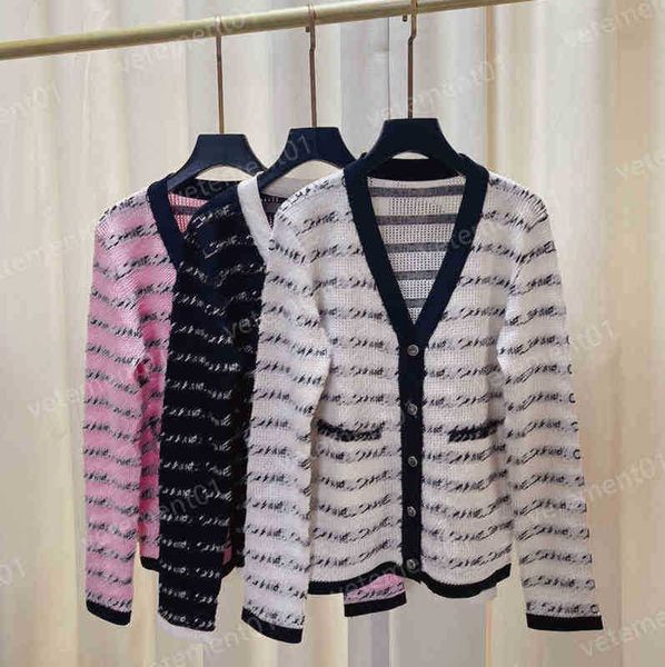 

luxury womens sweaters cutout letter print v neck button cardigan jacket slim sweater pullover brand designer sweater for women clothing 09, White;black