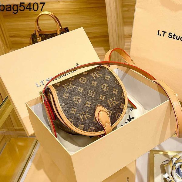 

tote bsg factory wholesale and retail hong kong niche dign leather women's bag semicircle saddle versatile msenger 2023 autumn new