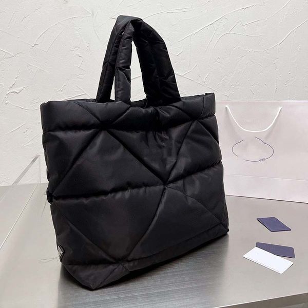 

new fashion large capacity handbag large diamond grid solid color dinner bag nylon material is suitable for daily use