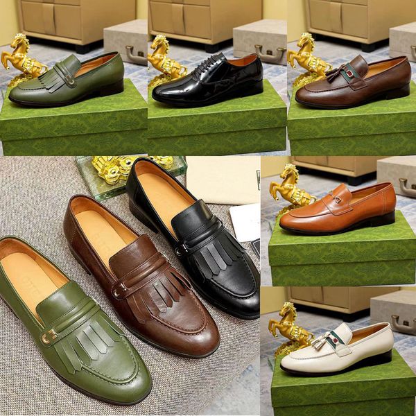 

2022 designer men loafers british business sandals luxury g family metal letter buckle leather lazy beanie casual slip-on shoes round head s, Black