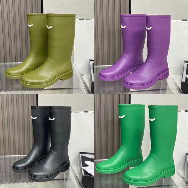 

designer winter rain boots women luxurys casual shoes 2022 flat mid boots waterproof rubber outdoor boots 5 color no431, Black