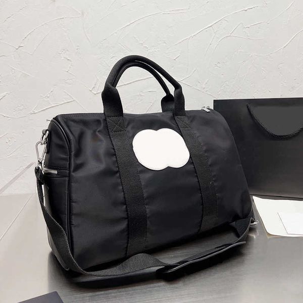 

duffel bags designer luggage womens designer bag nylon luxurys handbag travelling designers cross body handbag fashion classic double letter