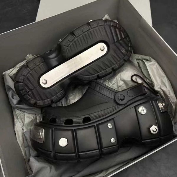 

2022 women men fashion triple s flip flops hardcroc slippers beach pool slides sandals sports punk style rubber rivet slide casual foam, Black