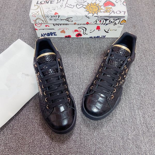 

2023 designer mens womens shoes luxury fashion casual shoe black suede multicolor reflective platform sneakers trainers royal classic runner