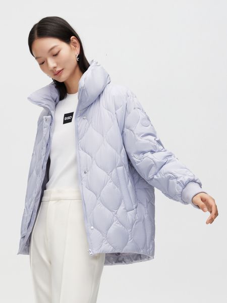 

women's vests bosideng's down jacket has a stand collar profile which is versatile comfortable and creative the wave line is light, Black;white