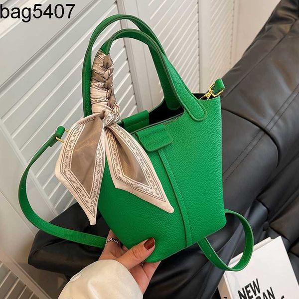 

design bag shop 80% wholesale and retail fashionable small women's 2023 new fashion versatile bucket this year's popular msenger