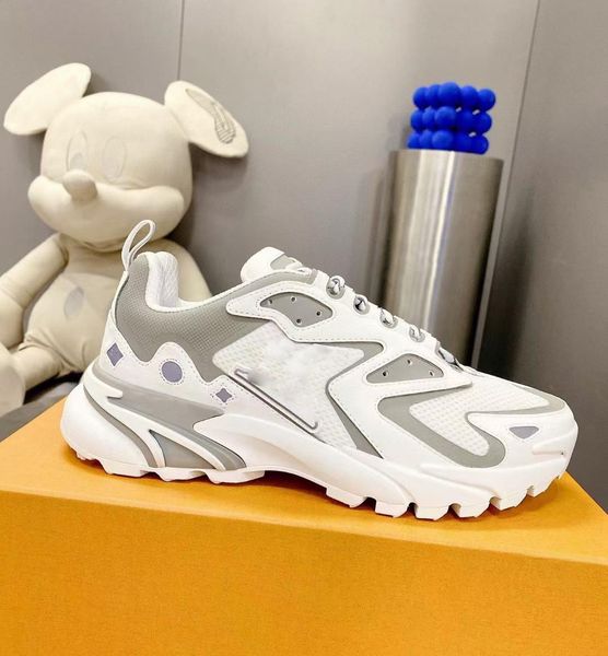 

men womens runner tatic shoes luxury designer sneakers breathable mesh stylish look classic black grey color design sneaker comfortable sole
