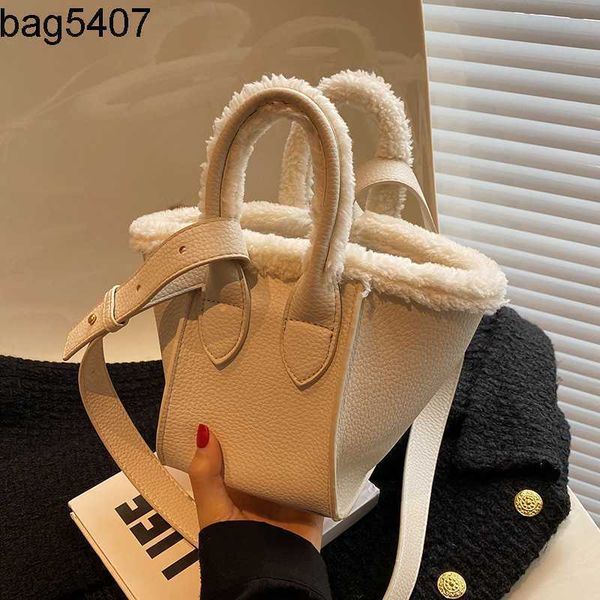 

design bag shop 80% wholesale and retail net red small bag 2023 autumn winter new women's versatile crossbody foreign air hheld bucket