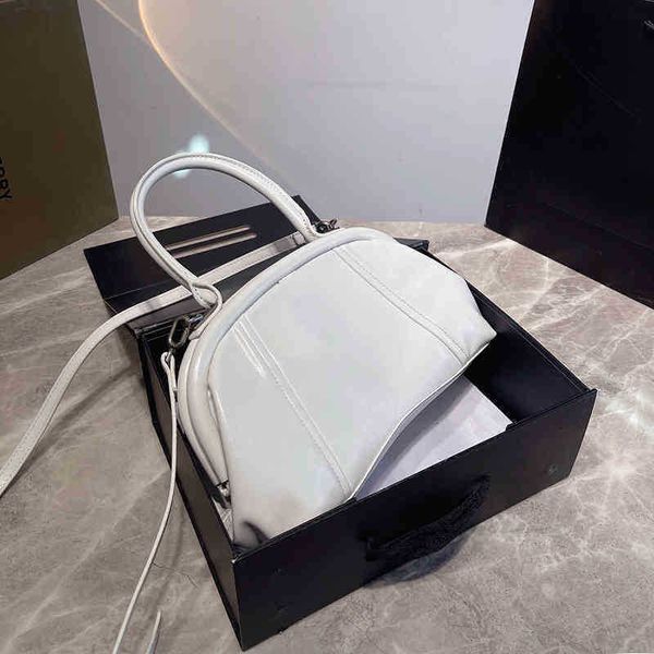 

designer luxury womens bag handbag b-shaped paris single shoulder messenger fashion square gift shoulder oblique span versatile handheld bag