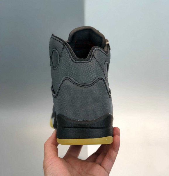 

2021 latest jumpman 5 5s men basketball shoes sp muslin mens trainers fire red sports sneakers designer shoes us5.5-11zdtj, Black
