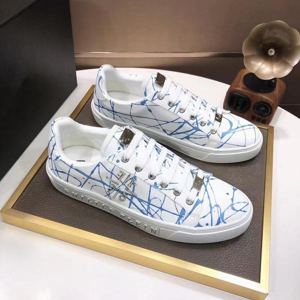

2021 new cowhide mens casual shoes men sneakers men fashion shoes metal buckle sheepskin insole, Black