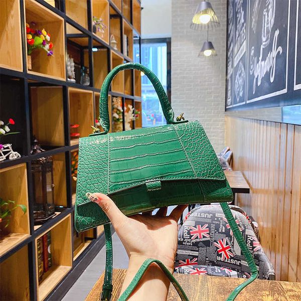 

evening bags bag 2023 new hourglass bag women's version crocodile pattern mini single shoulder messenger hand purseslfrs
