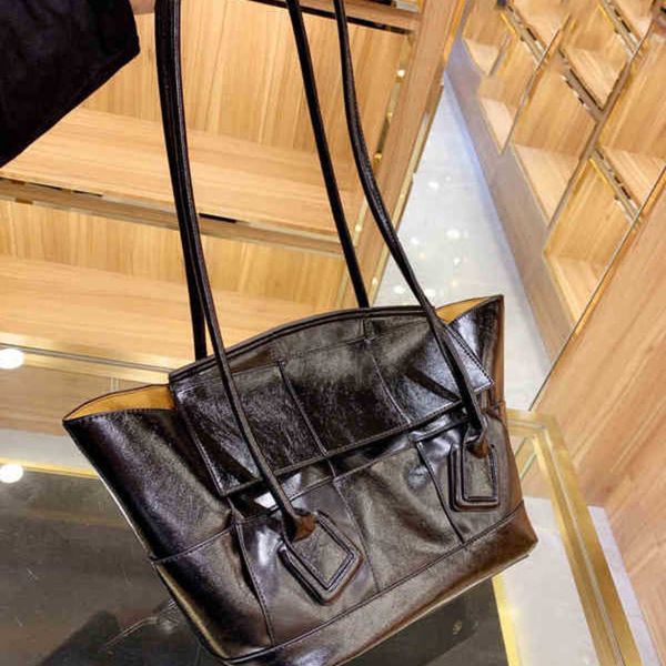 

evening bags 2 size woven crossbow bags women fashion handbag shoulde leather luxury designer brand crossbody female vintage tote 220314