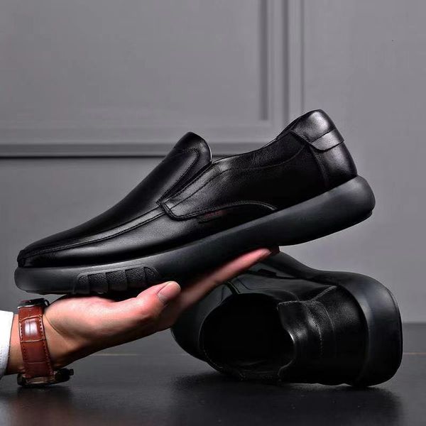 

dress shoes 2023 mens shoes leather casual keep warm shoes men flat platform walking sneakers outdoor footwear loafers men 221129, Black