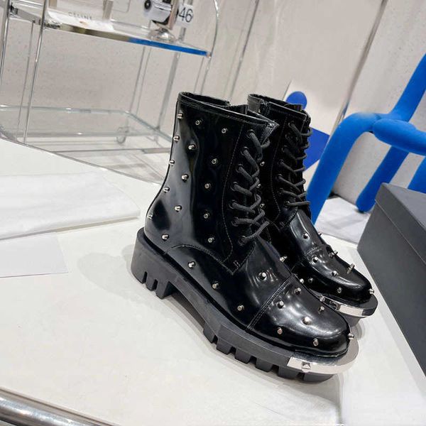 

luxury designer autumn and winter fashion designer mid-heel anti-slip iron toe boots round martin boots 221130, Black