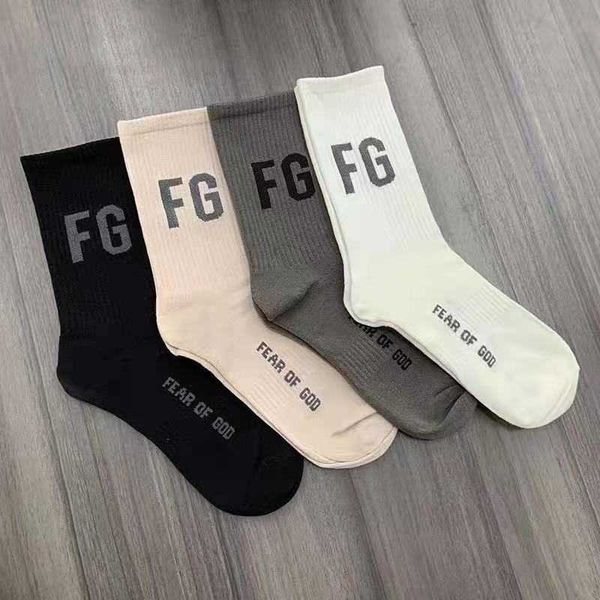 

the store 80% wholesale and retail men's socks ins fashion br medium tube high street sports fg letters long men women fog fee of god, Black