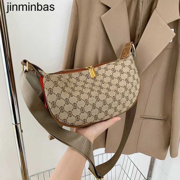 

tote bag factory wholesale and retail armpit women 2023 new shoulder crcent tote fashion printed class