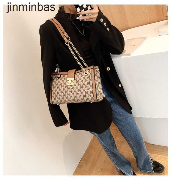 

tote bag factory wholesale and retail new fashion versatile bag women's foreign beauty net red simple chain can be one shoulder crossbo