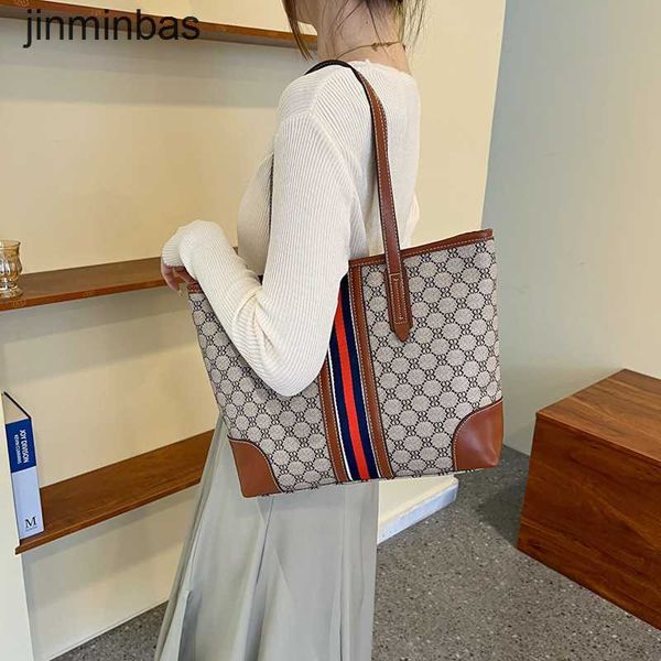 

tote bag factory wholesale and retail color contrast large capacity tote women's armpit 2023 new trend autumn portable single shoulder