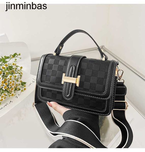 

tote bag factory wholesale and retail bag women 2023 new popular korean fashion small square high grade oblique straddle single shoulder han