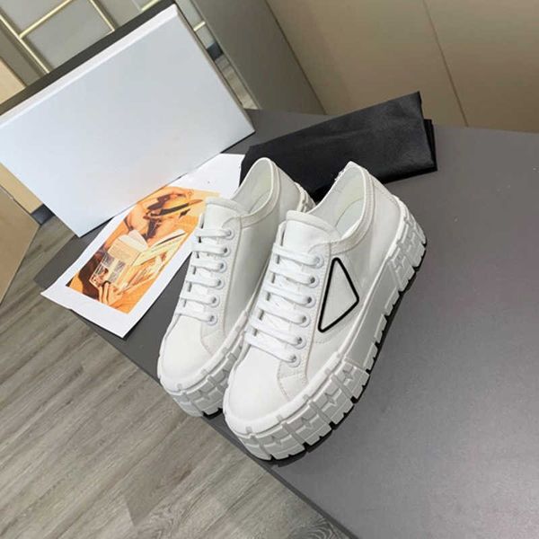 

dress shoes 2022 new thick bottom muffin canvas shoes women's fashion breathable leisure biscuit shoes, Black