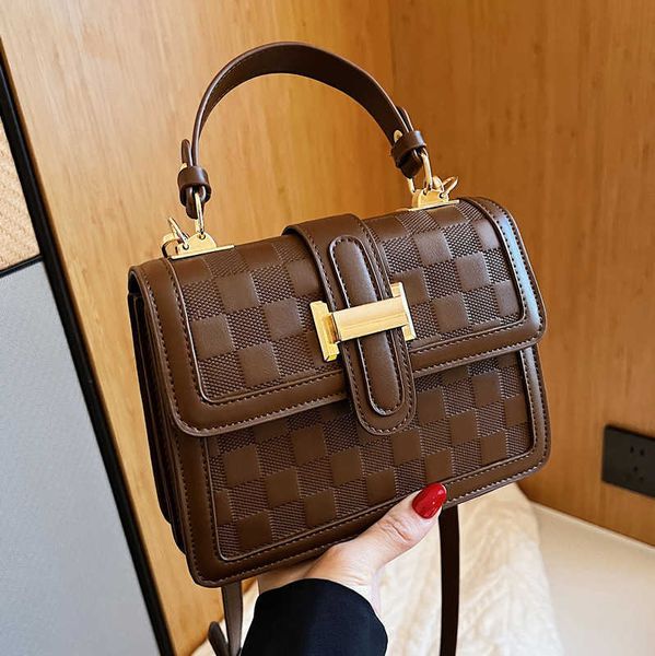 

design bag factory wholesale and retail small 2023 new women's autumn winter msenger popular fire square