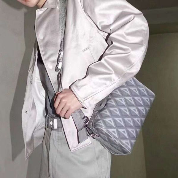 

designer waist bags men's diamond pattern crossbody large capacity shoulder belt bag luxury