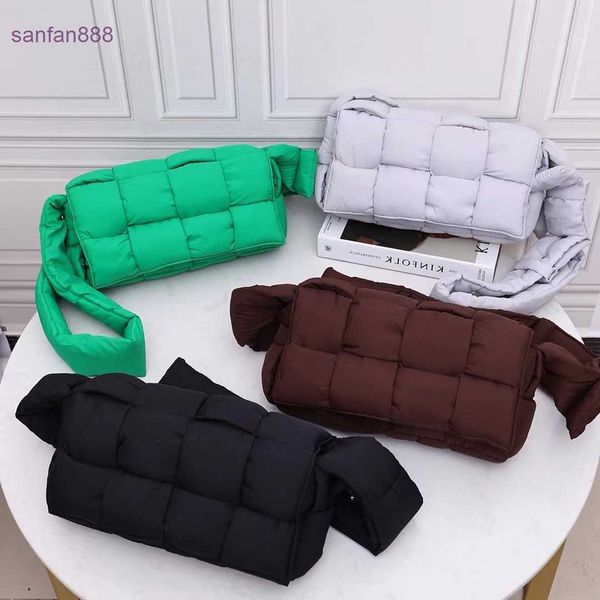 

bottegasvs designer bag bag jodie 2023 new pillow nylon bag men's and women's simple fashion woven tofu single shoulder messenger
