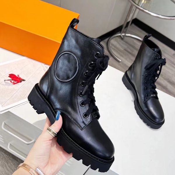 

2022 designers shoes ankle cowhide boot women boots heels thick bottomed autumn winter muffin short barrel luxurys martin footwear size 35-4, Black