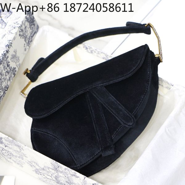 

velvet with a smooth feel collocation of the whole person's temperament will be very good high class and exquisite s9001 bag