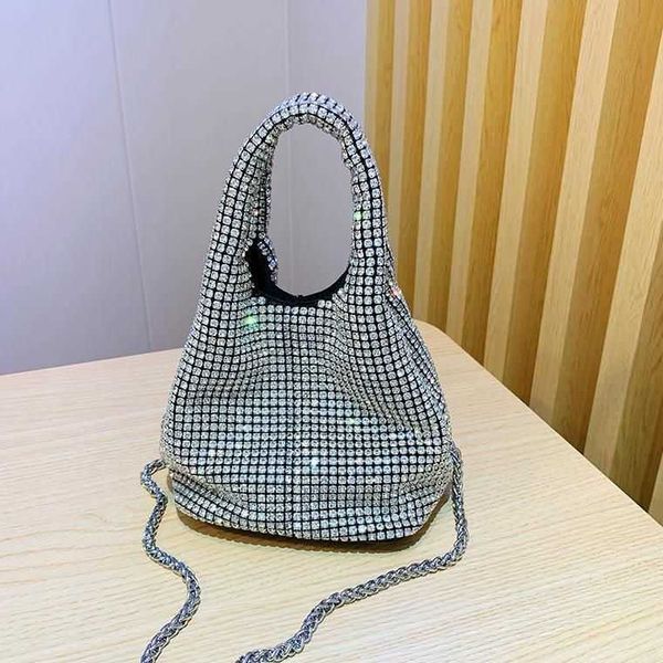 

2022 new bag female messenger bag korean diamond portable cabbage basket light luxury high-grade bucket bag purses ladies handbags