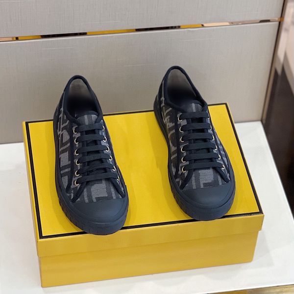 

2022 fashion men designer shoes black letter printed lace up luxury mens sneakers trainers shoe with original box