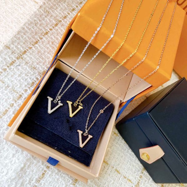 

luxury designer jewelry fashion letter design for mens womens golden classics diamond necklaceswedding party ornaments jewelry pendant neckl, Silver