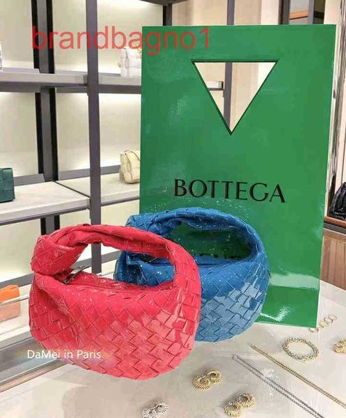 

venetas designer bottegas bright handbags jodie baodiejia's woven underarm bag patent leather hand k designers bag crossbody with the l